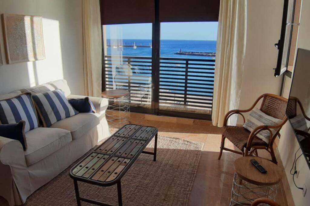 Fee4Me: First Line Luxury Apartment 阿雷西费 外观 照片